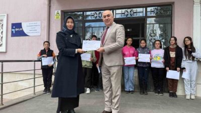 Afyonkarahisar’ın Emirdağ ilçesinde bulunan Gömü Ortaokulu; yürüttüğü iki ‘eTwinning’ projesiyle,