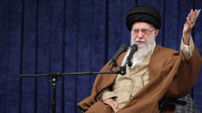 Gökten füze ve İHA yağıyor: ilk dalga harekete geçti İran