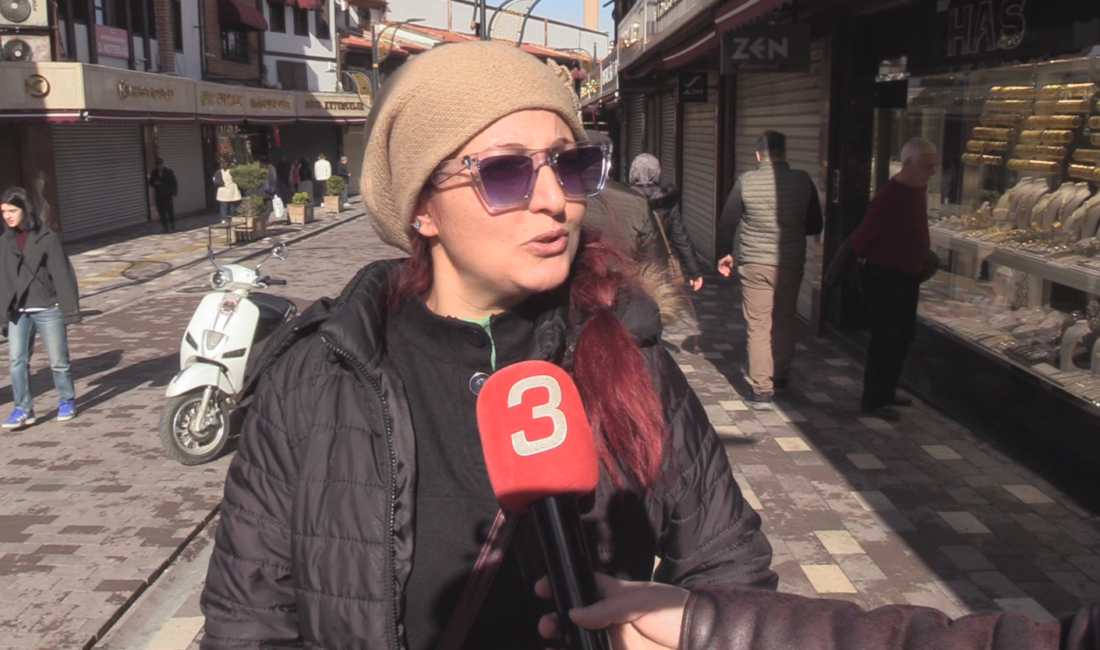 Vatandaşlar, Türk bayrağını vatan, namus, bağımsızlık ve özgürlük kavramlarıyla tanımladı.