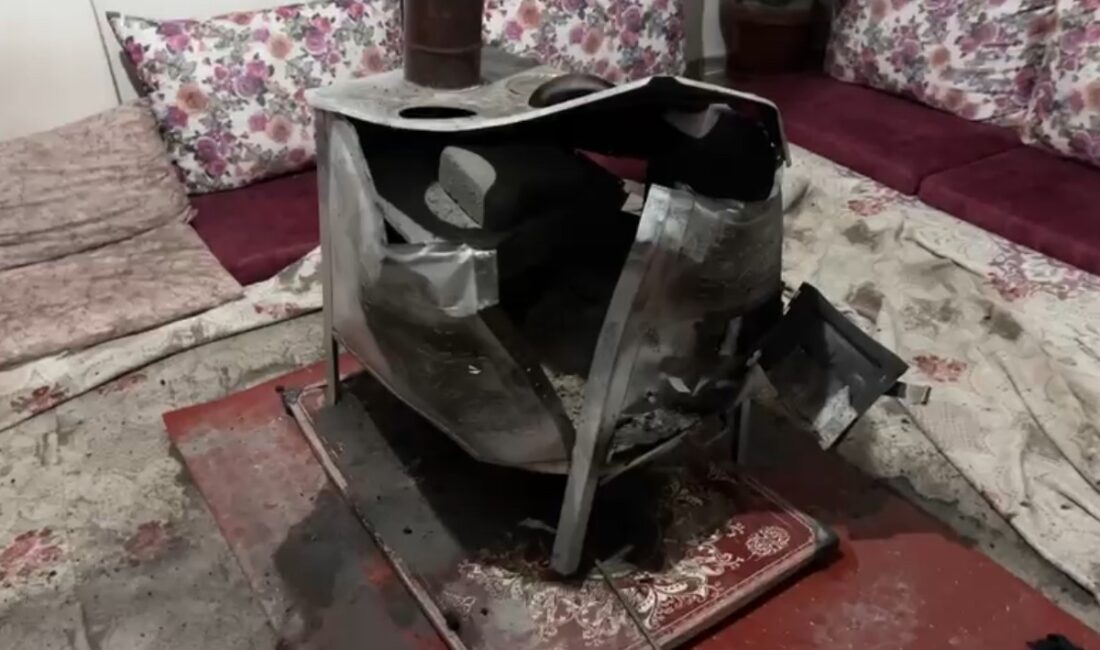 Patlamanın şiddeti evi harabeye çevirdi Olay, akşam saatlerinde Doski bölgesinde