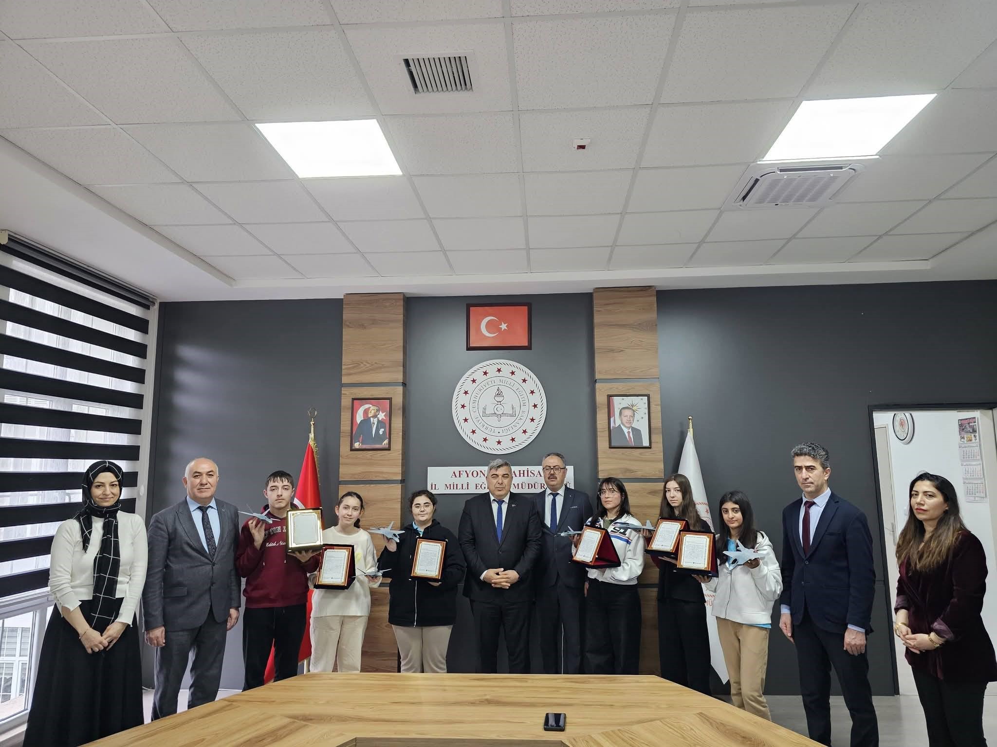 Gençlerin millî gururu sanata dönüştü!