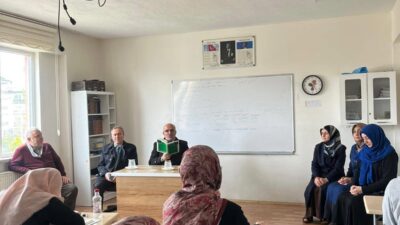 Öğrencilerle Arapça pratik yaptı Müftü Yardımcısı Mevlüt Şahiner ile birlikte