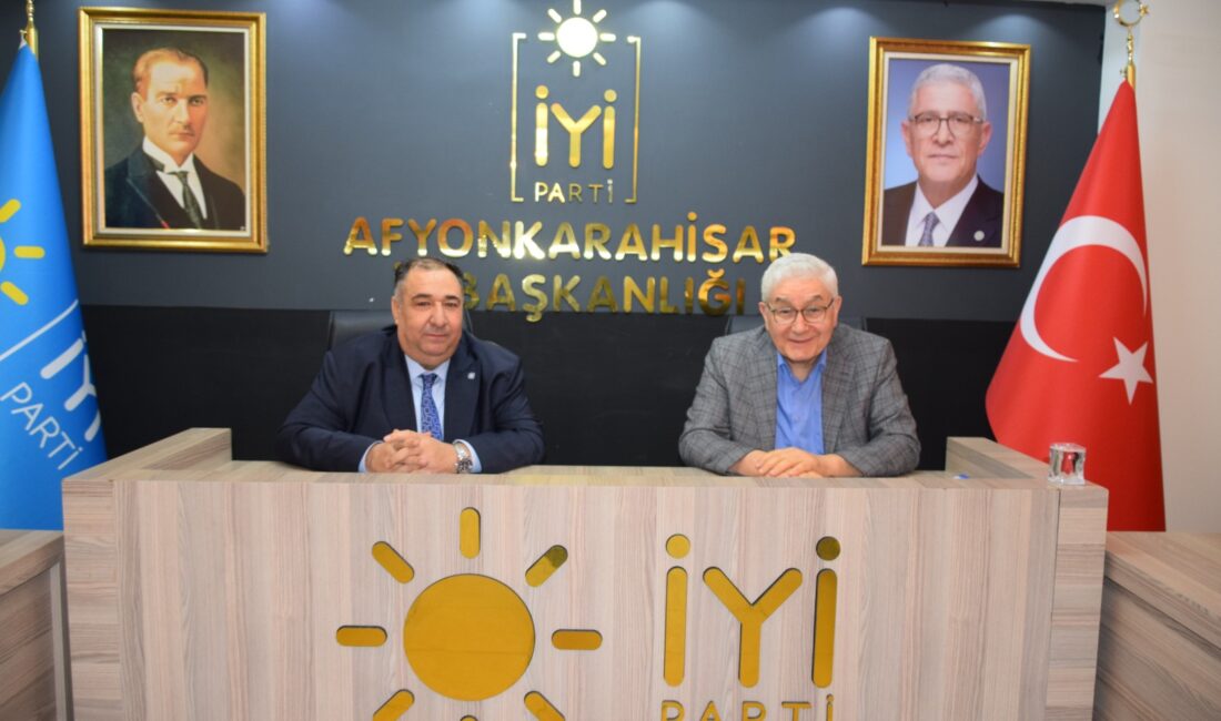 Ziyarete; Zorlu Enerji Genel Müdürü Fuat Celepçi, OEDAŞ Direktörü Muzaffer