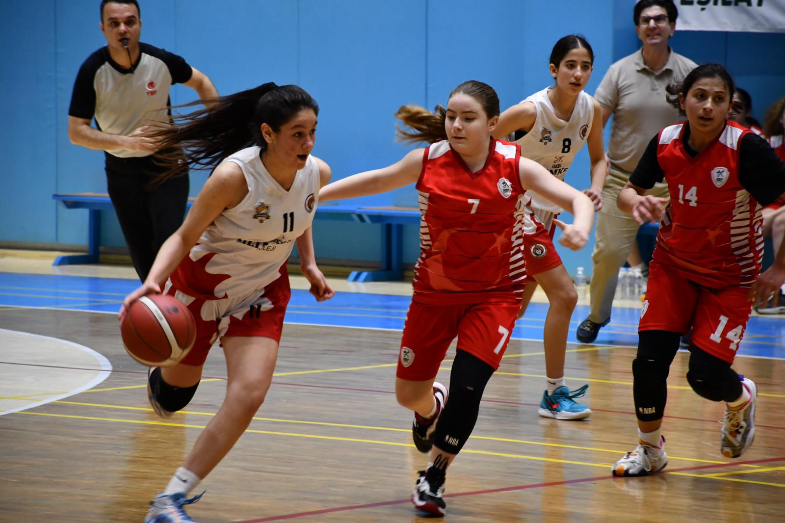 Afyon’da basketbol heyecanı zirve yaptı