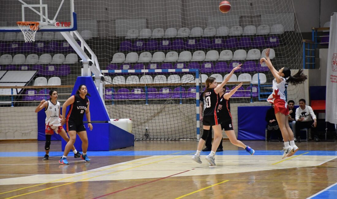 Afyonkarahisar’da Okul Sporları faaliyet programında yer alan Yıldızlar Basketbol Yarı