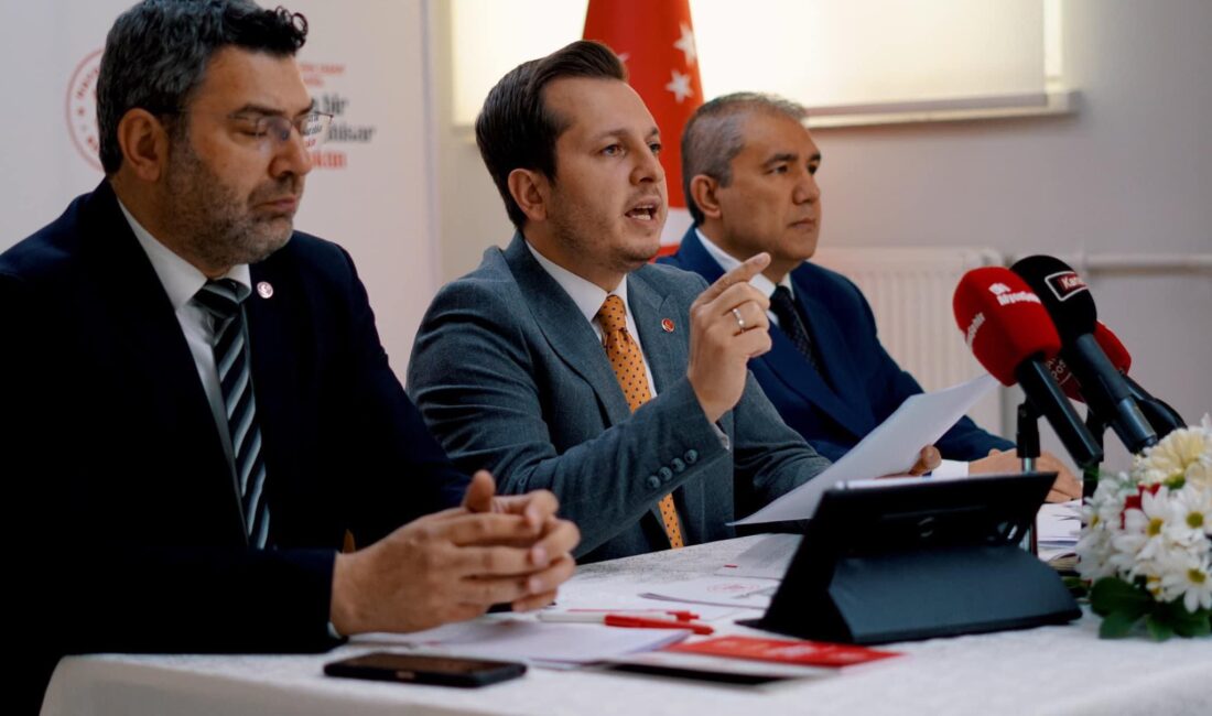 Saadet Partisi Afyonkarahisar İl Başkanı Beytullah Karataş, ülke ekonomisindeki daralma