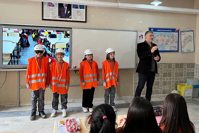 Eğitim kapsamında İscehisar Meslek Yüksekokulu Müdürü ve İş Sağlığı ve