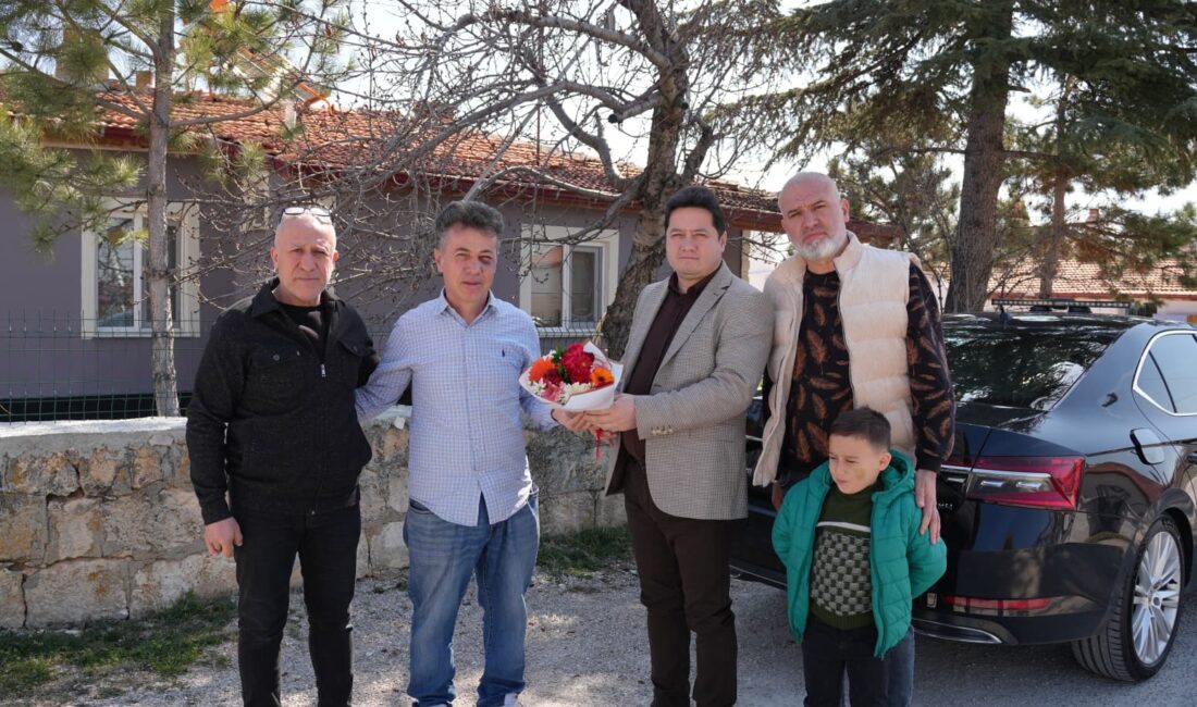 Gerçekleştirilen ziyarette Başkan Aynacı, Fehmi Teke’nin sağlık durumu hakkında bilgi