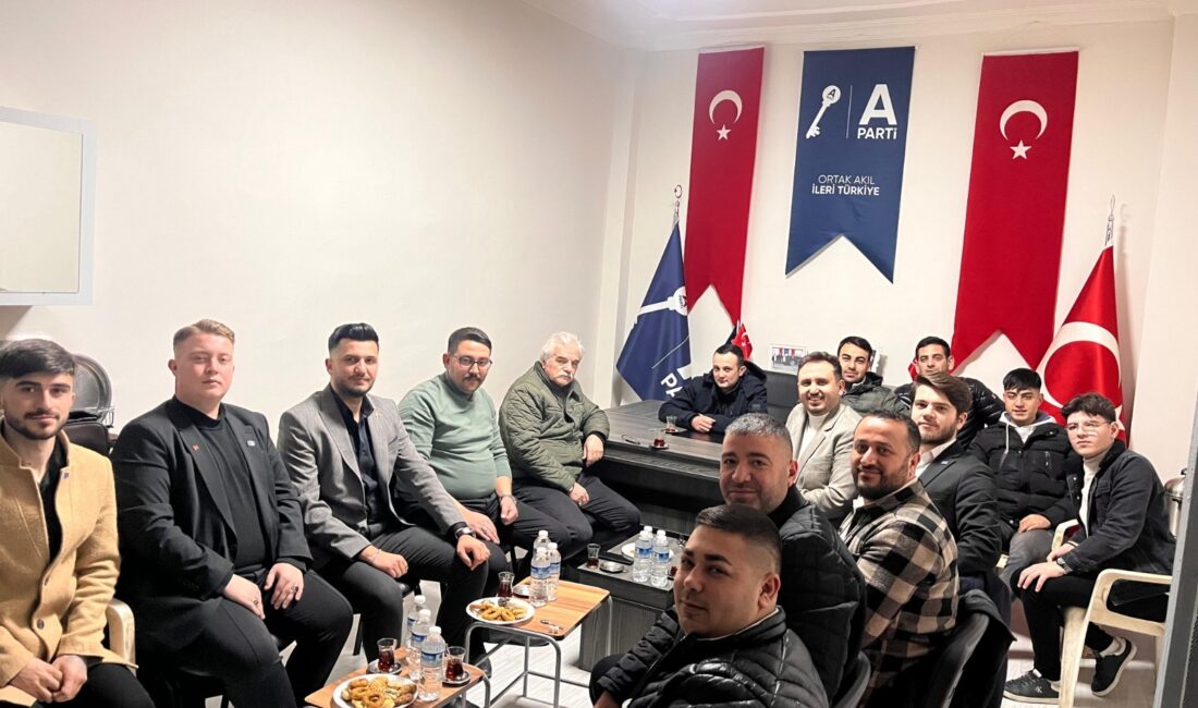 Hasan Yolal başkanlığındaki Merkez İlçe Yönetimi; Beyyazı, Çayırbağ, Değirmenayvalı, Gebeceler,