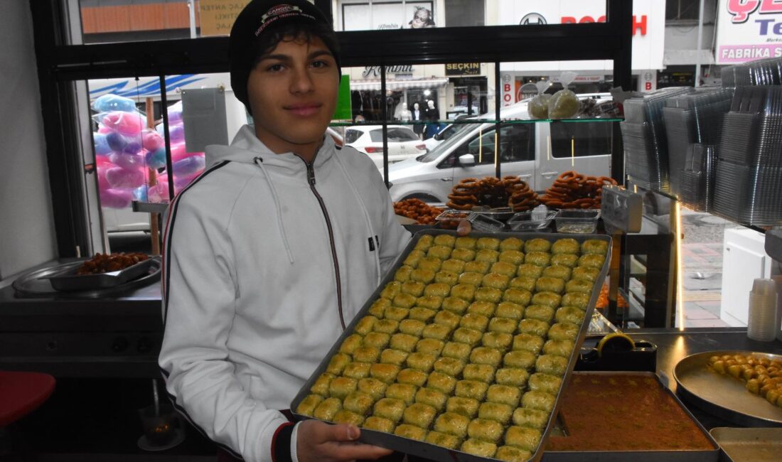 Muaythai sporunda il ve bölge şampiyonluklarında birincilikler elde eden Küçükekşi,