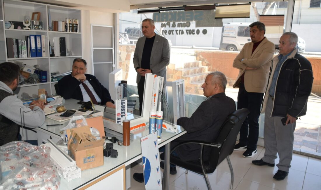 Gerçekleştirilen ziyaretlerde iş yerlerini tek tek dolaşan Mısırlıoğlu ve beraberindeki