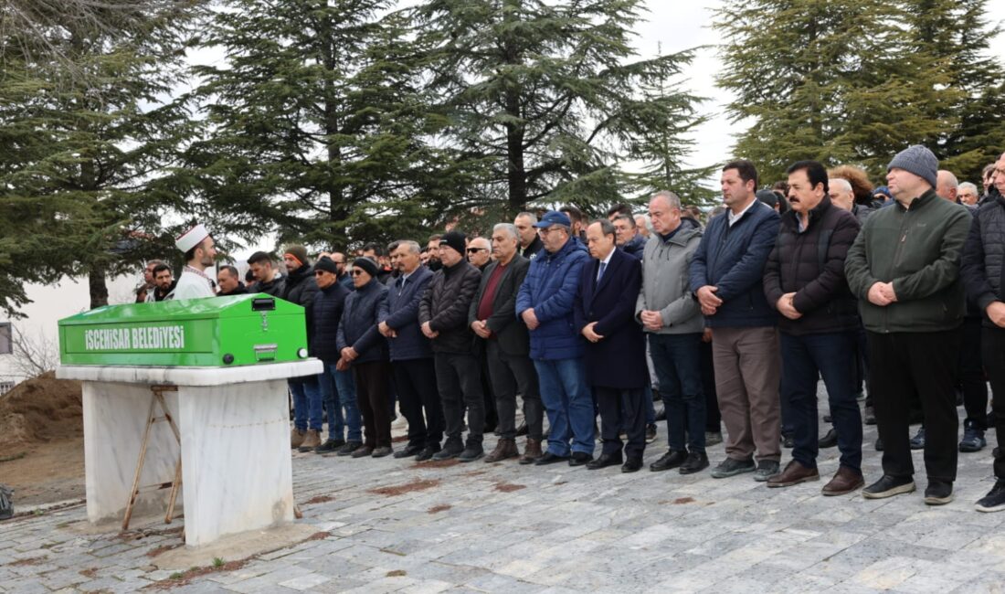 Cenaze törenine ATSO Yönetim Kurulu Başkanı Hüsnü Serteser, Yönetim Kurulu