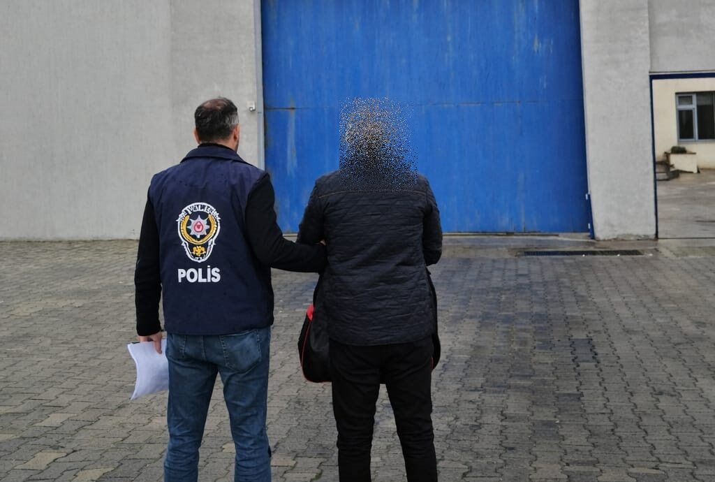 Emniyet ekipleri firari şahısları yakaladı