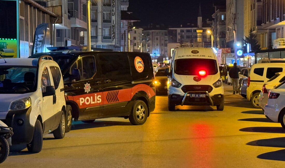 Olay yerine ulaşan güvenlik güçleri çevrede geniş güvenlik önlemleri alırken,