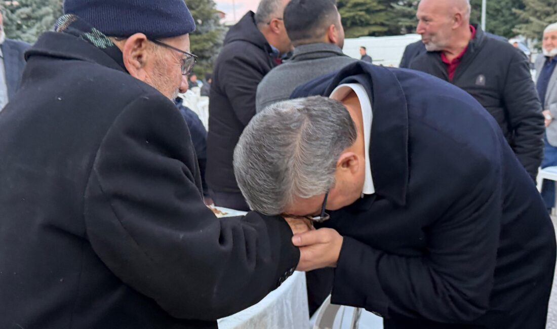 Erkmen iftarında ödül heyecanı Erkmen Belediyesi tarafından her yıl düzenlenen