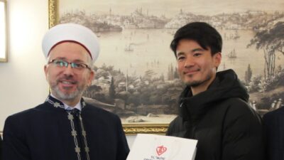 Bisikletle dünyayı gezerken hidayete erdi Yıllar önce Japonya’dan yola çıkan