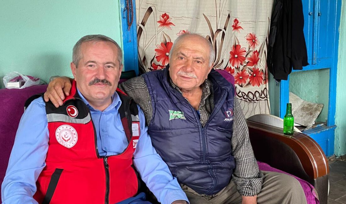 Büyüklerimizin hal ve hatırları soruldu Ziyaretler sırasında Bolvadin Sosyal Hizmet