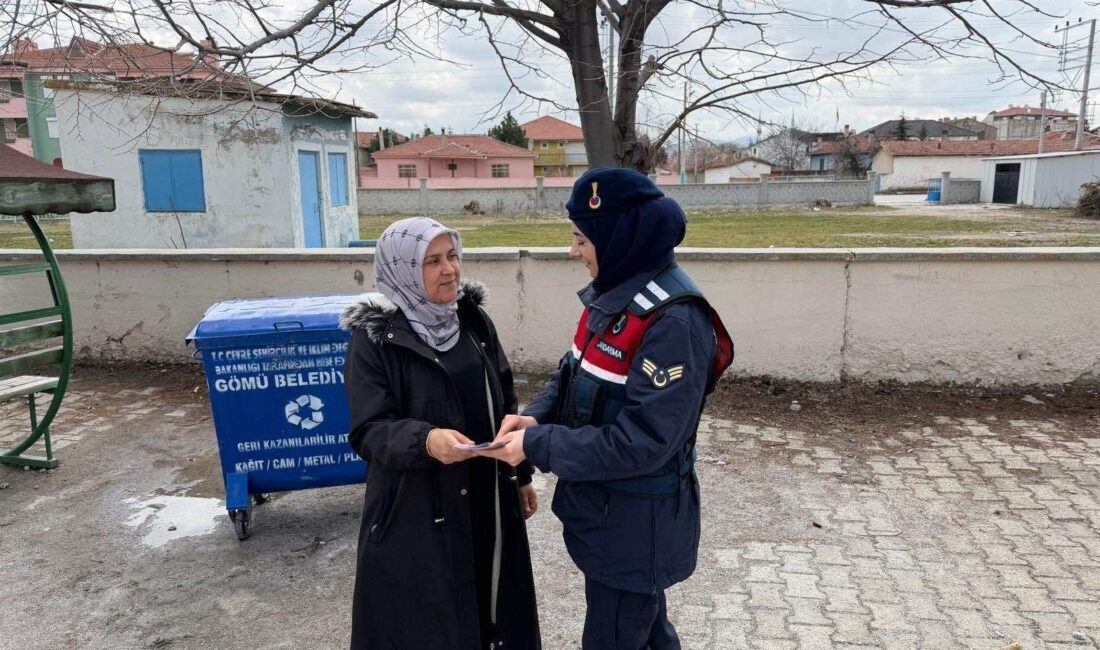Jandarma ekipleri tarafından düzenlenen etkinlikte, 124 vatandaşa “Kadına El Kalkamaz”