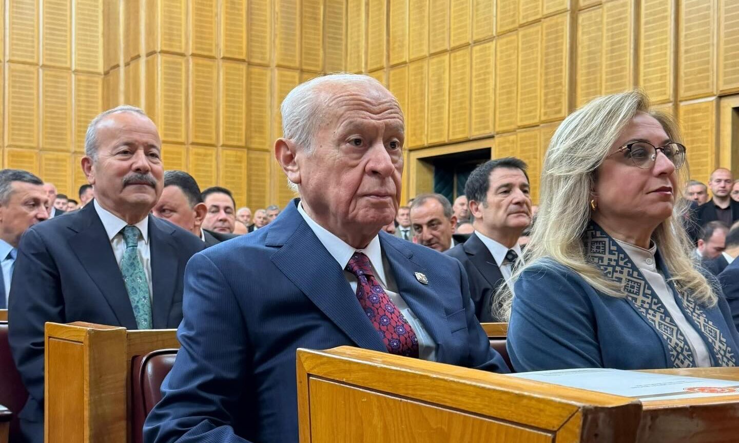 MHP’li Taytak’tan Türkmen beyi ile poz