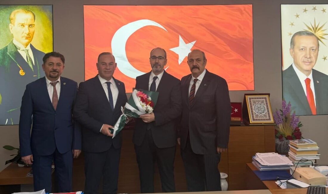 Heyet ilk olarak İl Sağlık Müdürü Dr. Hakkı Öztürk’ü makamında