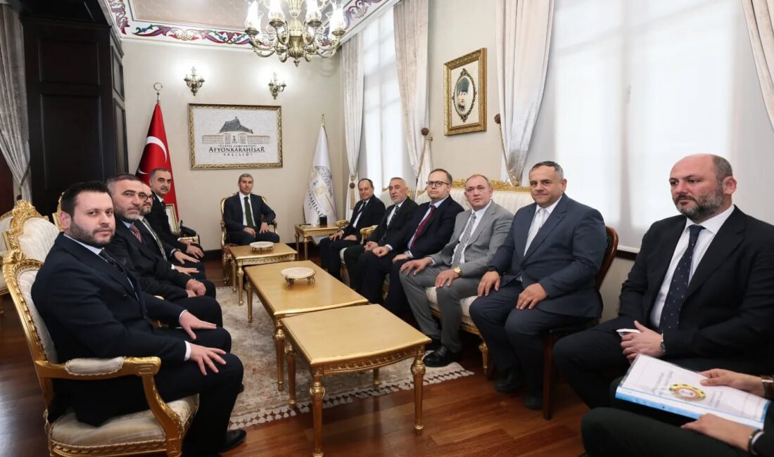 Afyonkarahisar Valisi Dr. Naci Aktaş’a hayırlı olsun ziyaretleri devam ediyor.