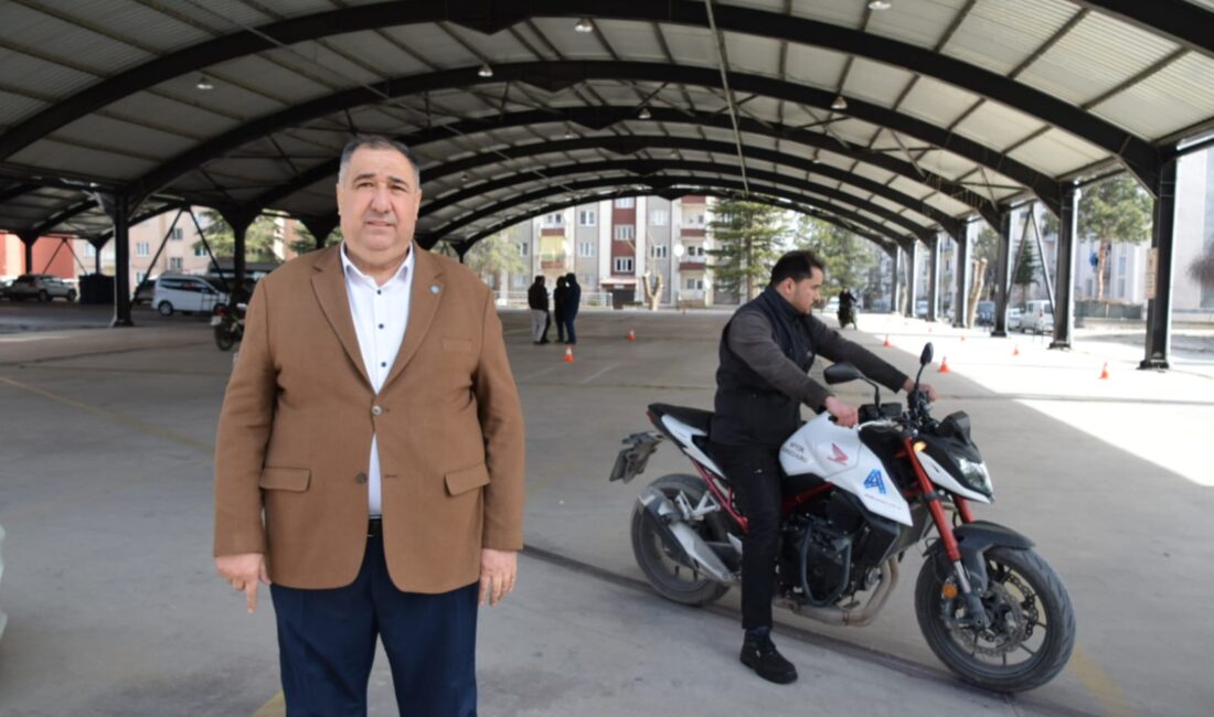 Mahalle halkının yoğun şikayetleri üzerine bölgeye giden İYİ Parti İl