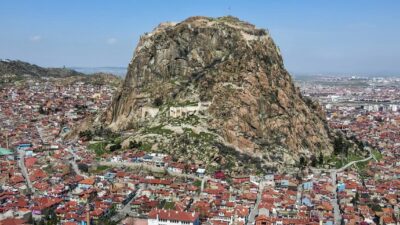 26 yıldır bu şehirdeyim. Ekonomi muhabirliği köklü bir gazeteci olduğum