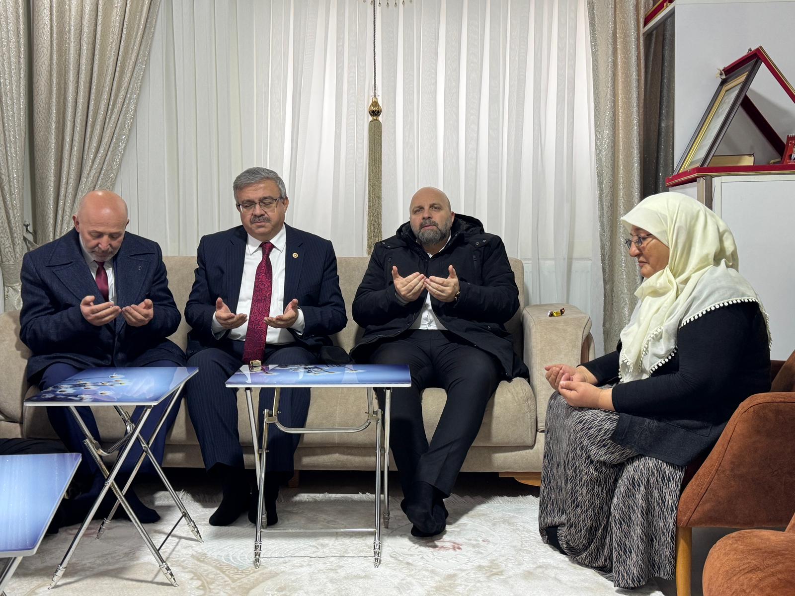 Yurdunuseven ilçelerde vatandaşlarla bayramlaştı!
