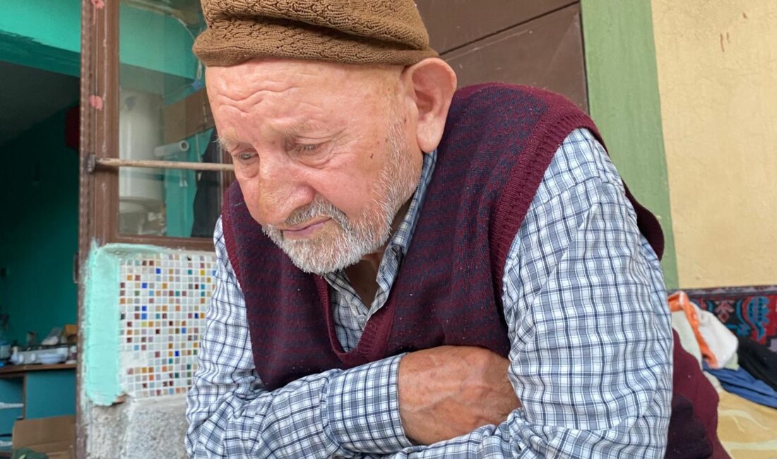 “Ömrünü hizmetle geçirdi” Sosyal medya hesabından taziye mesajı yayımlayan Karataş,