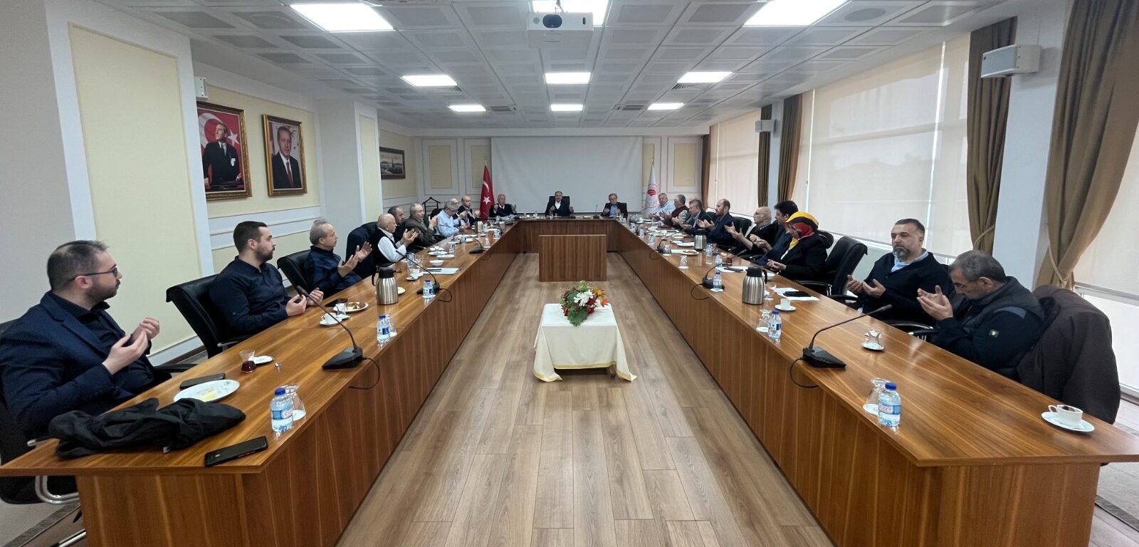 Veysel Eroğlu, Şuhut Vakfı Genel Kurulu’na katıldı