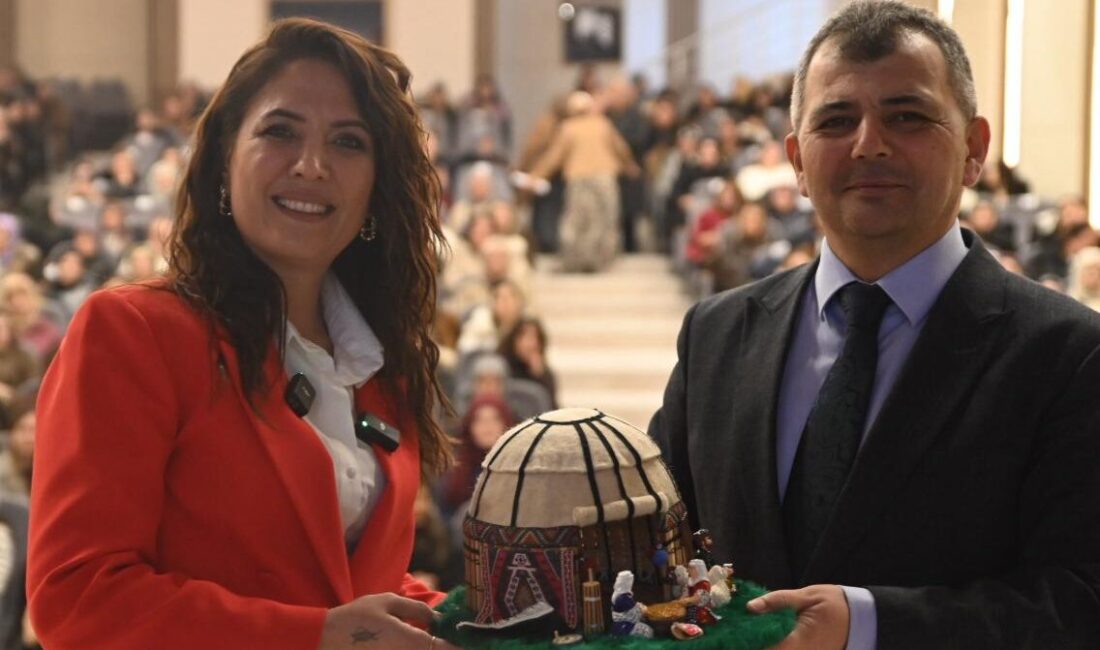 Yazar Dilek Cesur’un katılımıyla gerçekleşen program samimi atmosferi, güçlü mesajları