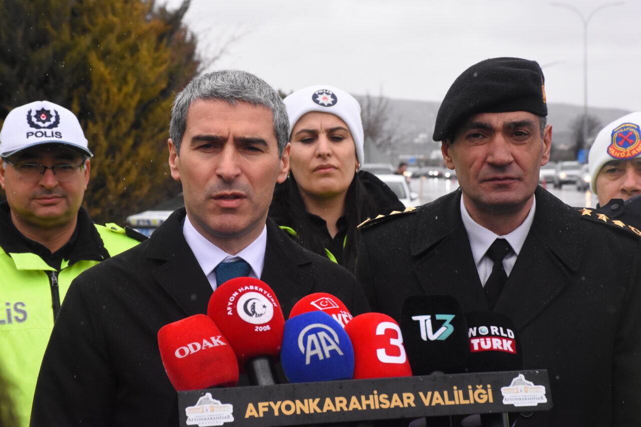 AFYONKARAHİSAR (AA) – Afyonkarahisar Valisi Naci Aktaş, Afyonkarahisar – Ankara