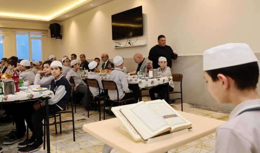 AFYONKARAHİSAR (AA) – Afyonkarahisar Valisi Naci Aktaş, Erkmen Yatılı Kur'an