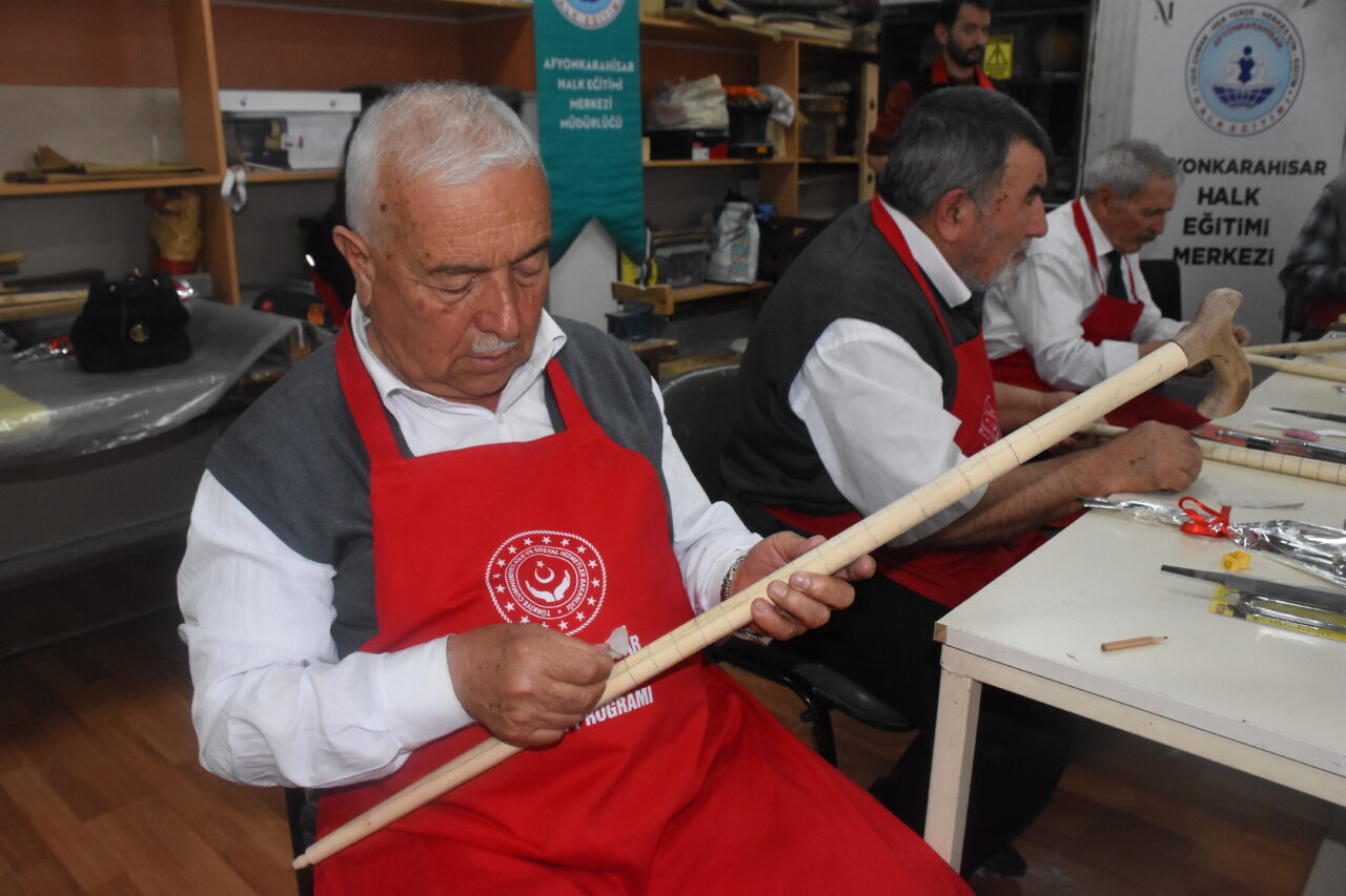 - Proje koordinatörü Abdullah Koçyiğit:
- "Amacımız, gazilerimizi sanatla buluşturmak ve