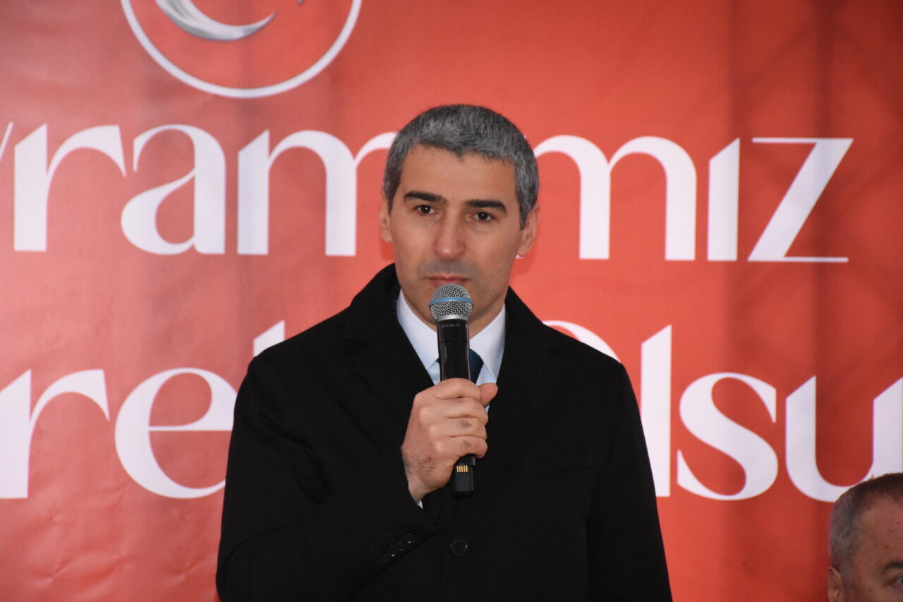 AFYONKARAHİSAR (AA) – Afyonkarahisar Valiliğince, Ramazan Bayramı dolayısıyla bayramlaşma programı