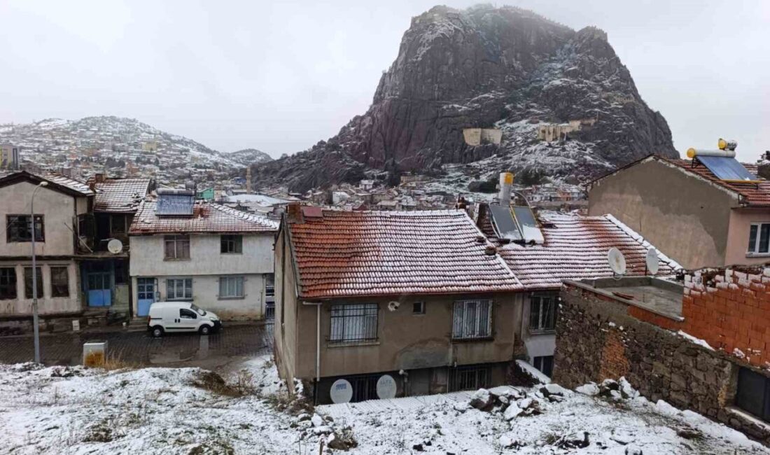Meteorolojinin uyarıları sonrası Afyonkarahisar’da beklenen kar yağışı sabah erken saatlerde