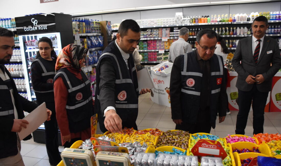 AFYONKARAHİSAR (AA) – Afyonkarahisar Ticaret İl Müdürlüğü ekipleri, Ramazan Bayramı