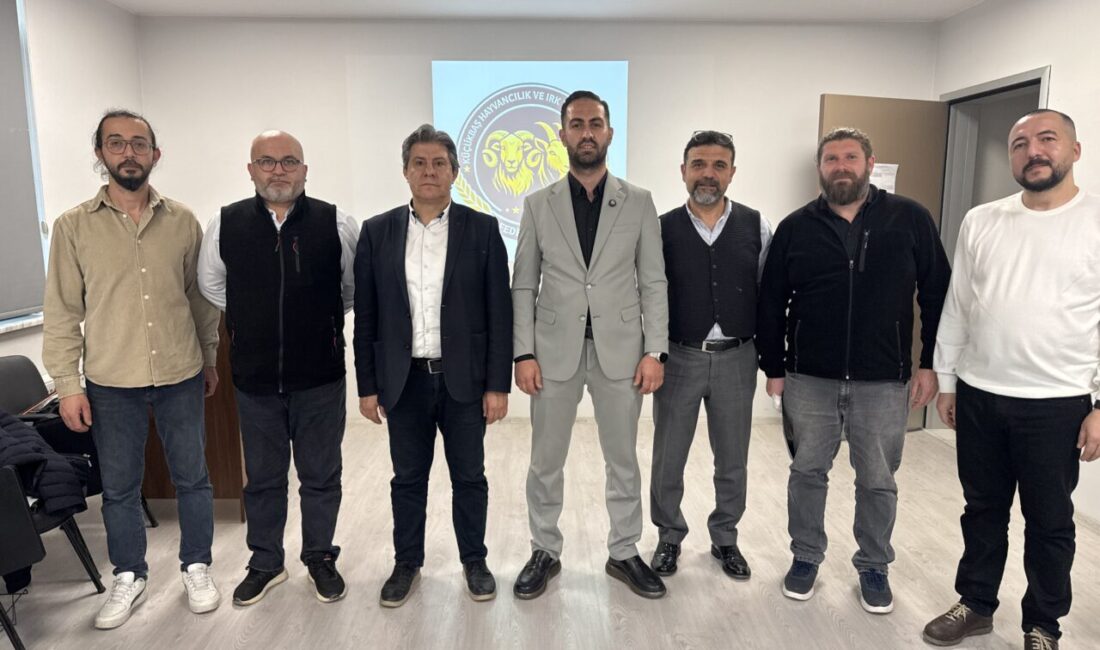 AFYONKARAHİSAR (AA) – Afyonkarahisar'da "Türkiye Küçükbaş Hayvancılık ve Irk Yetiştiricileri