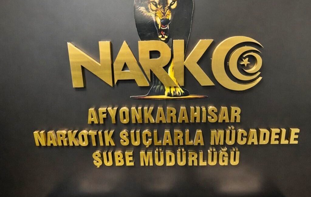 AFYONKARAHİSAR (AA) – Afyonkarahisar'da düzenlenen uyuşturucu operasyonunda gözaltına alınan 2