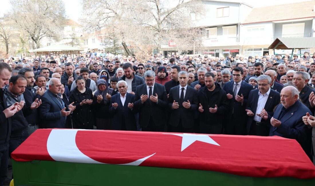 AFYONKARAHİSAR (AA) – Afyonkarahisar'da kalp krizi nedeniyle vefat eden AK