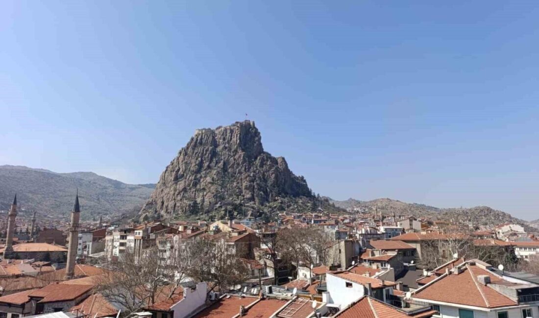 Yapılan meteorolojik değerlendirmelere göre, Afyonkarahisar’da Arefe günü ile birlikte bayram