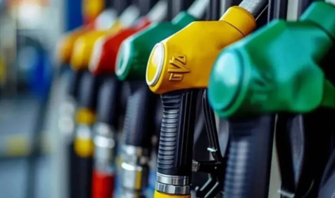 Küresel piyasalarda dalgalanan Brent petrol fiyatları, döviz kurundaki anlık hareketlilik