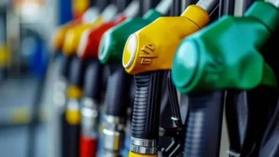 Küresel piyasalarda dalgalanan Brent petrol fiyatları, döviz kurundaki anlık hareketlilik