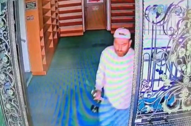 Oltayla camiye girdi, mikrofonları çaldı Olay, Mudanya’nın Güzelyalı Mahallesi’ndeki Çayırbaşı