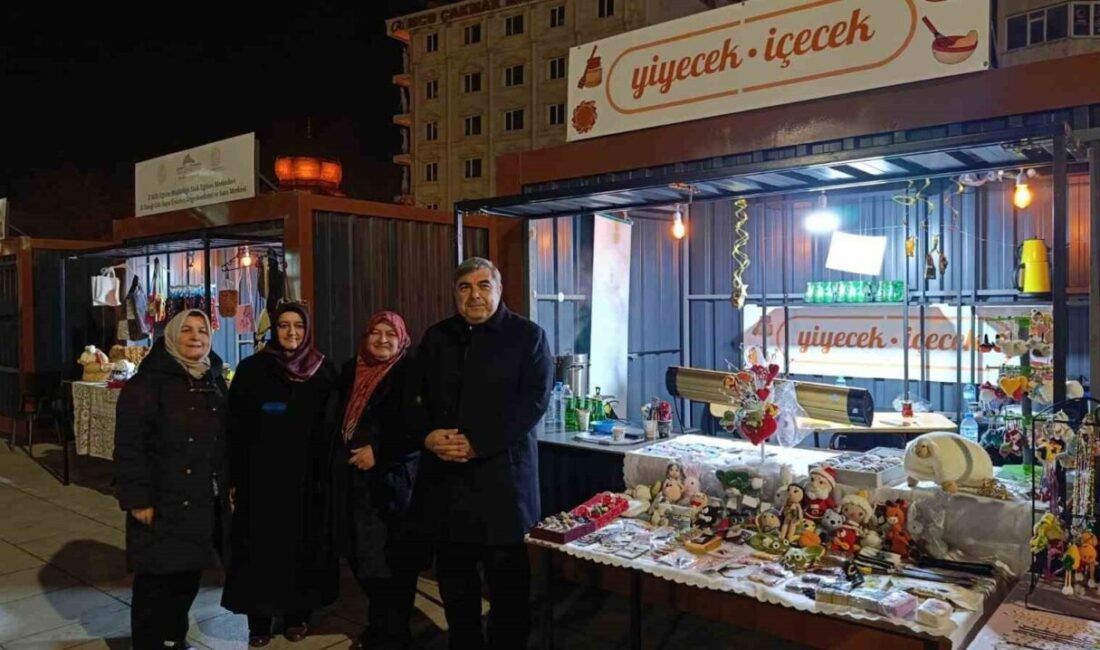 Afyonkarahisar Halk Eğitimi Merkezinde eğitim gören kursiyerlerin el emeği göz