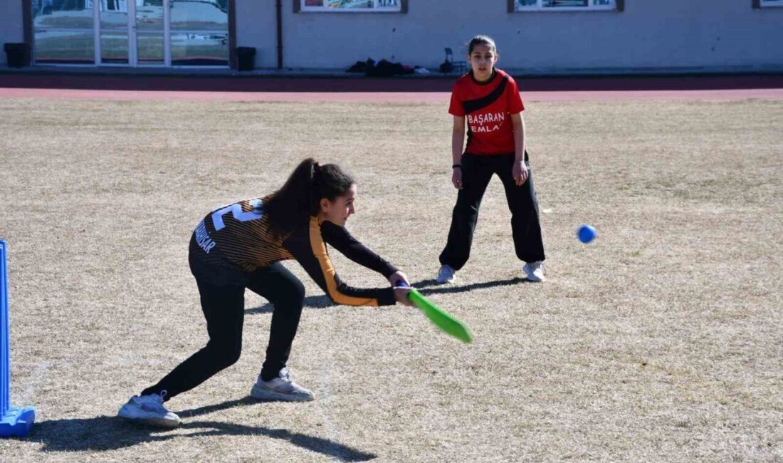 Afyonkarahisar Okul Sporları Küçük Kızlar Kriket Müsabakaları Kocatepe Spor Kompleksi