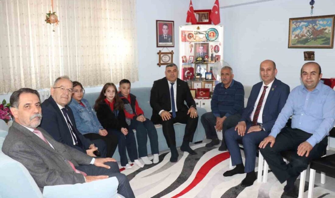 Afyonkarahisar İl Milli Eğitim Müdürlüğü yöneticileri gerçekleştirdikleri etkinlik ile öğrenciler