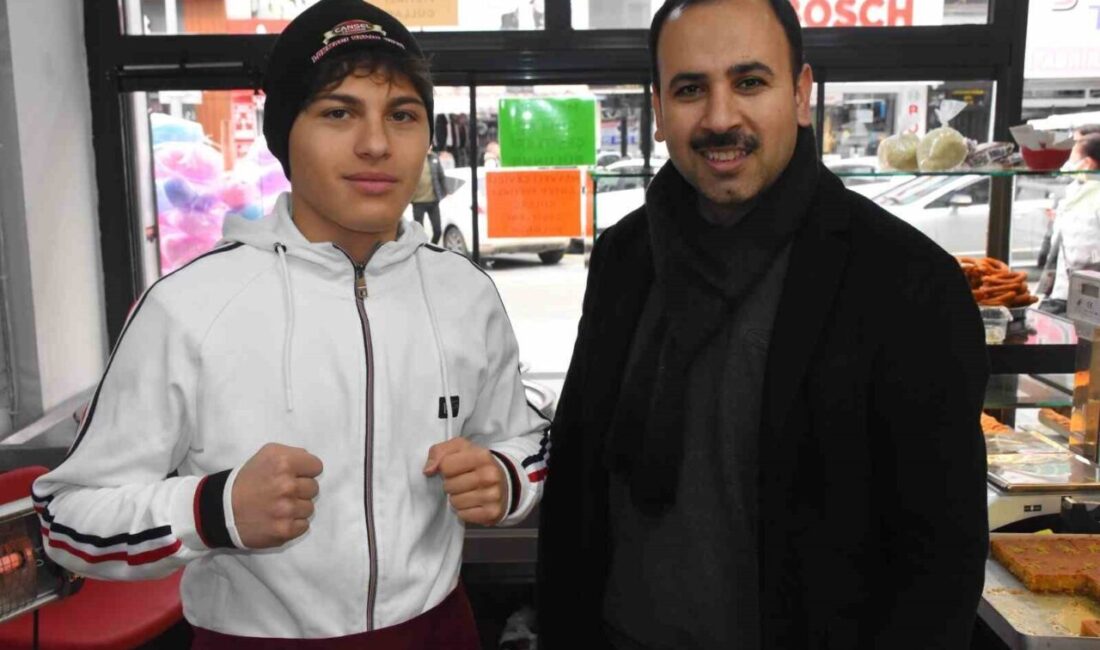Afyonkarahisar’da baklavacıda çalışan muaytahai sporcusu 17 yaşındaki Ata Kadir Küçükekşi,