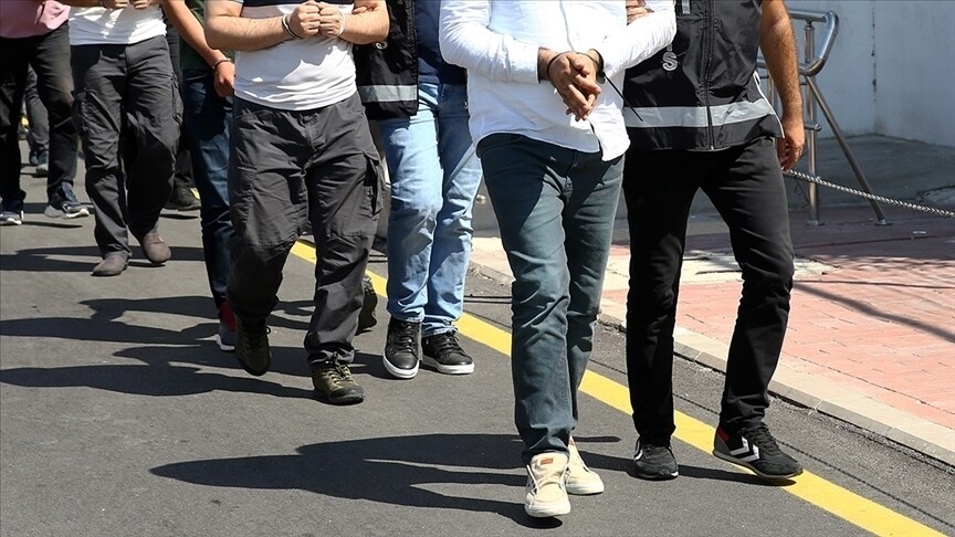 Bakan Gürlek, NSosyal hesabından yaptığı paylaşımda, sokak çetelerine göz açtırmayacaklarını