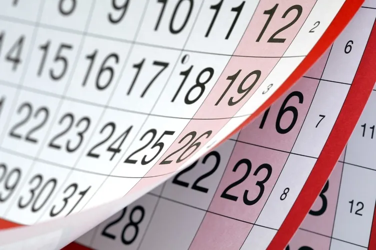 1 Mayıs okullar tatil mi?Milli Eğitim Bakanlığı (MEB) çalışma takvimine göre, resmi tatillerde eğitim-öğretime ara verilmektedir. 1 Mayıs Cuma günü tüm ilkokul, ortaokul ve liseler tatil olacak.Üniversitelerde de ders yapılmayacak. Kreşler ve anaokulları da resmi tatil nedeniyle kapalı kalacak.